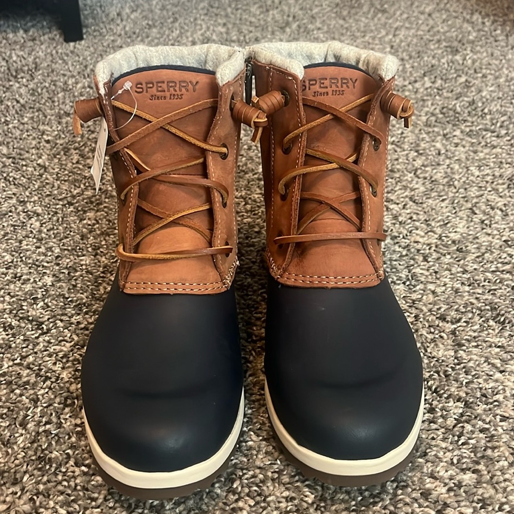 NWT Sperry Women's Maritime Repel Snow Boot SZ 7.5